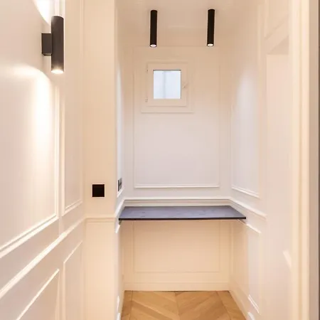 Lavishly Curated 1bd Apartmentclignancourt Apartamento