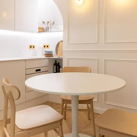 Lavishly Curated 1bd Apartmentclignancourt Apartamento *