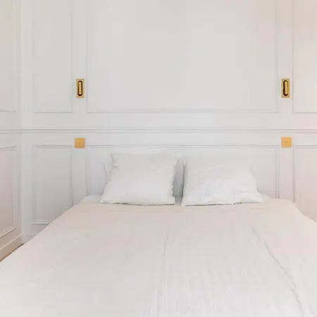 Lavishly Curated 1bd Apartmentclignancourt
