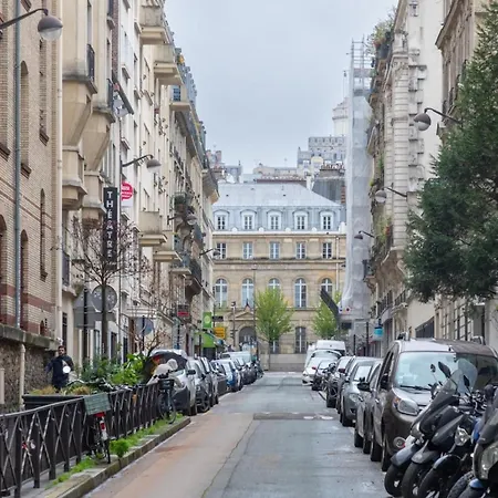 Lavishly Curated 1bd Apartmentclignancourt